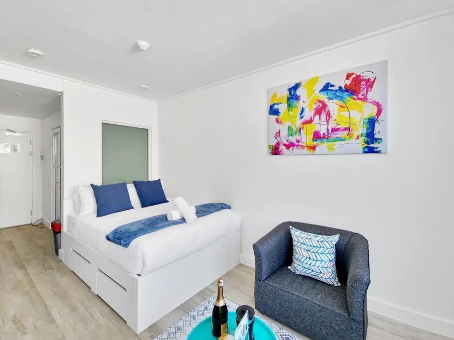 Cozy, Work Station, Wi-fi, Patio * Cape Town
